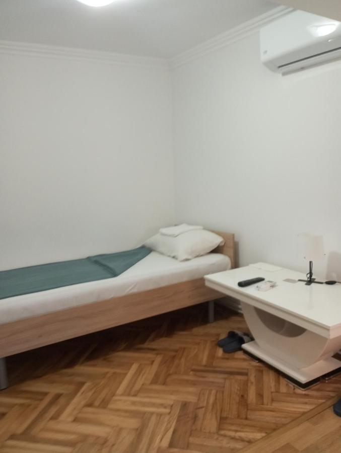 Airport Md Rooms 2 Белград Экстерьер фото